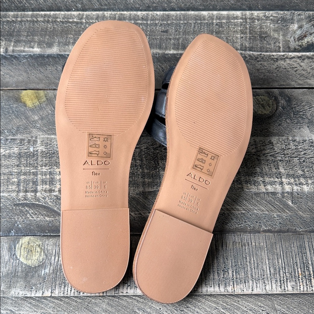 🗣️LAST CALL 🗣️ALDO Elenaa padded flat sandals - Picture 5 of 7